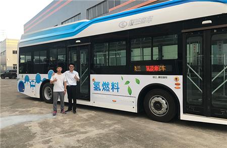 中山曉蘭公交車身貼廣告噴繪 中山曉蘭公交車身貼廣告噴繪
