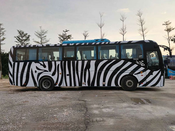 公交車(chē)車(chē)身廣告公司如何選擇?怎樣制作效果好?
