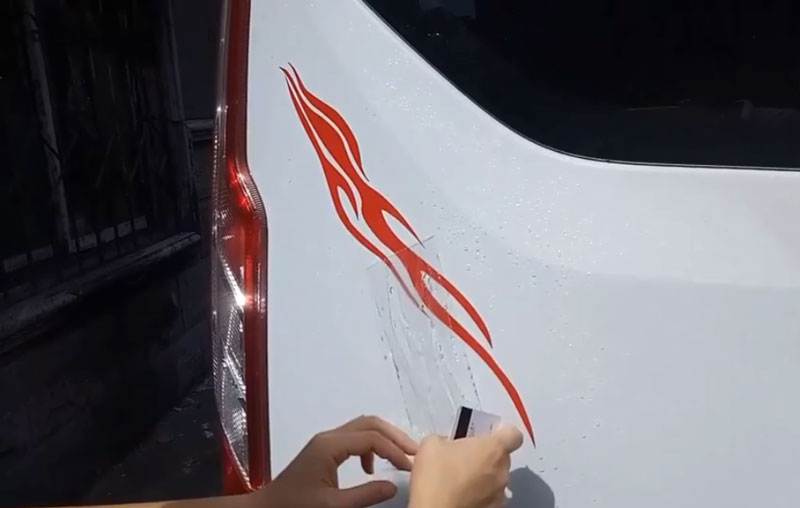 車貼的安裝方法、流程及注意事項(xiàng)的濕貼法