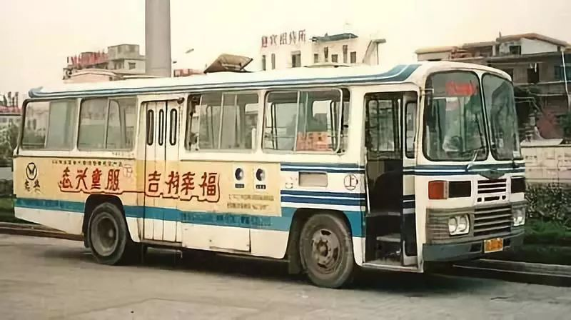 車(chē)身廣告 車(chē)身廣告